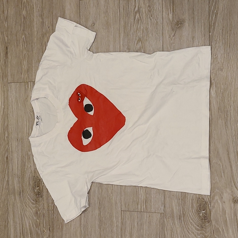 Comme des Garcons play t-shirt